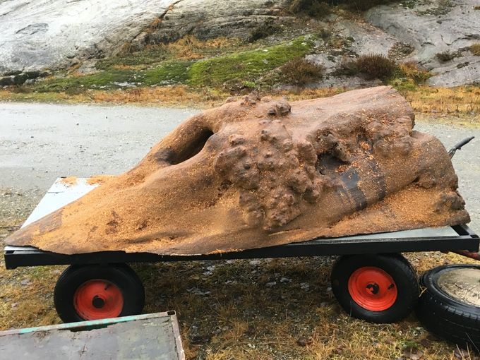 Nysågat tungt projekt. Så underbar form och så vackert hål.